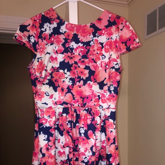 Dresses & Skirts - Flower print dress